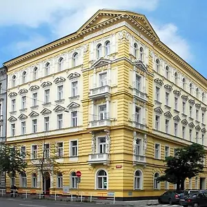 rezervați aici